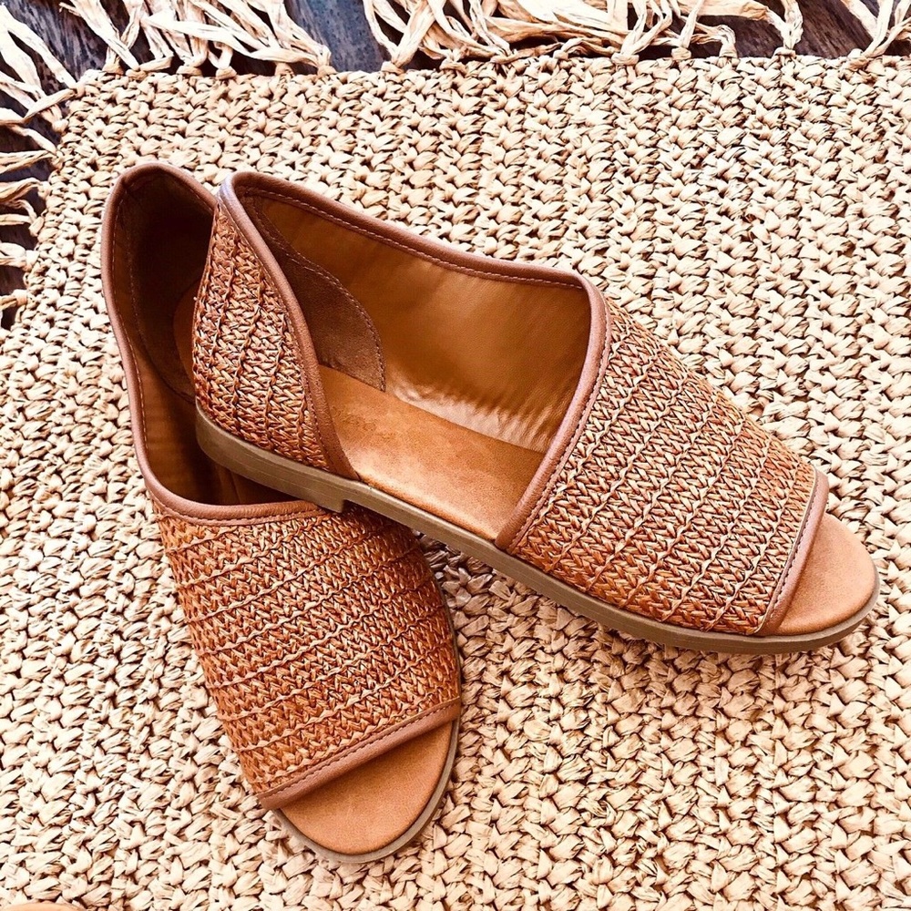 NIB Bamboo Hippie tan open side sandal (7.5) - Picture 1 of 8